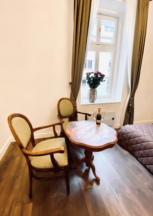 Kochanowskiego Apartment - Topolove Rooms & Apartments Krasków Eksteriør bilde